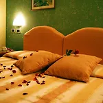 Castello מלון 3*