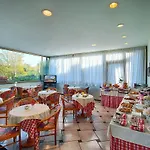 Castello מלון 3*