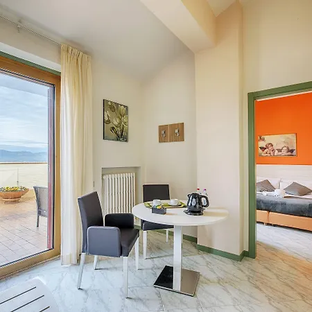 Castello Ξενοδοχείο 3*